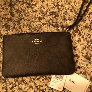 NWT LEATHER COACH WRISTLET BROWN/BLACK